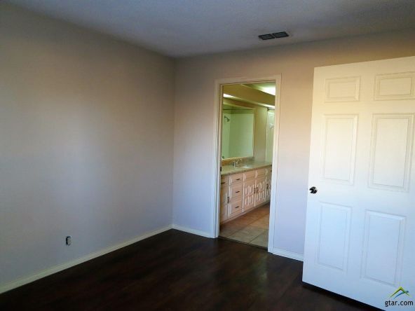 Building Photo - 5809 Hollytree-
