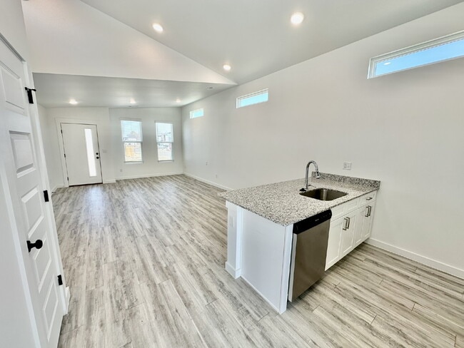 Building Photo - 1101 States Ave