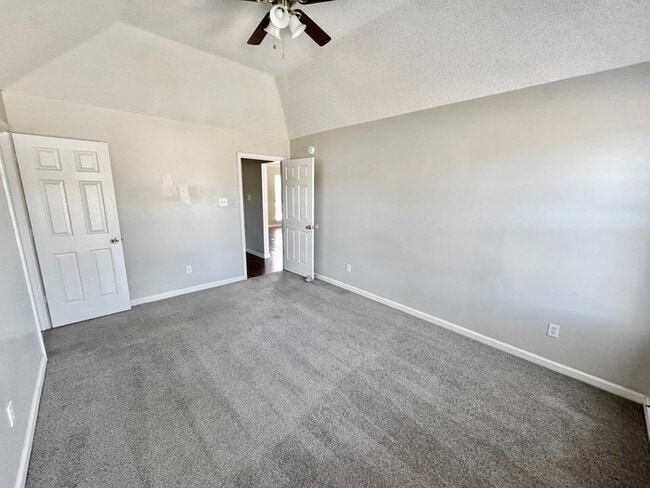 Building Photo - 55 Oak Ridge Cove