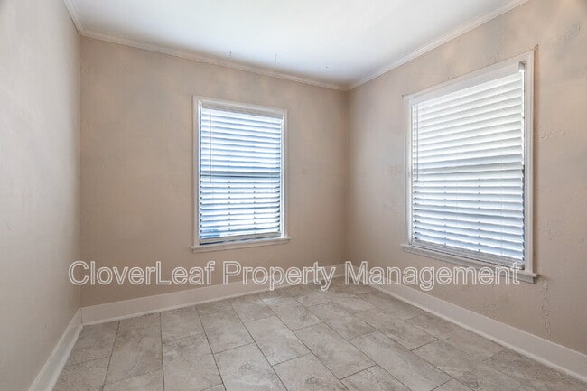 Building Photo - 2423 W Huisache Ave