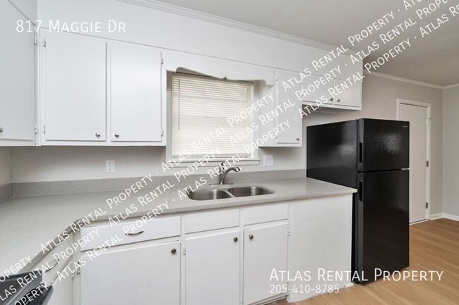 Building Photo - 817 Maggie Dr