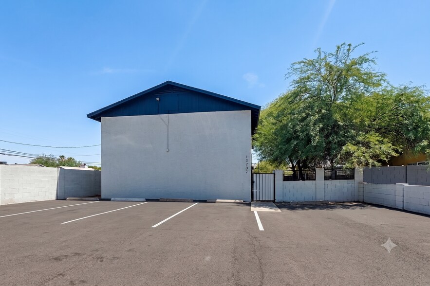 Building Photo - 12707 W Tasha Dr