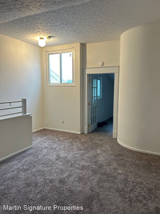 Building Photo - 3 br, 2.5 bath House - 2528 West Village