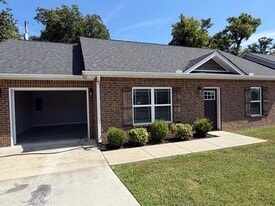 Building Photo - 125 Dogwood Ct