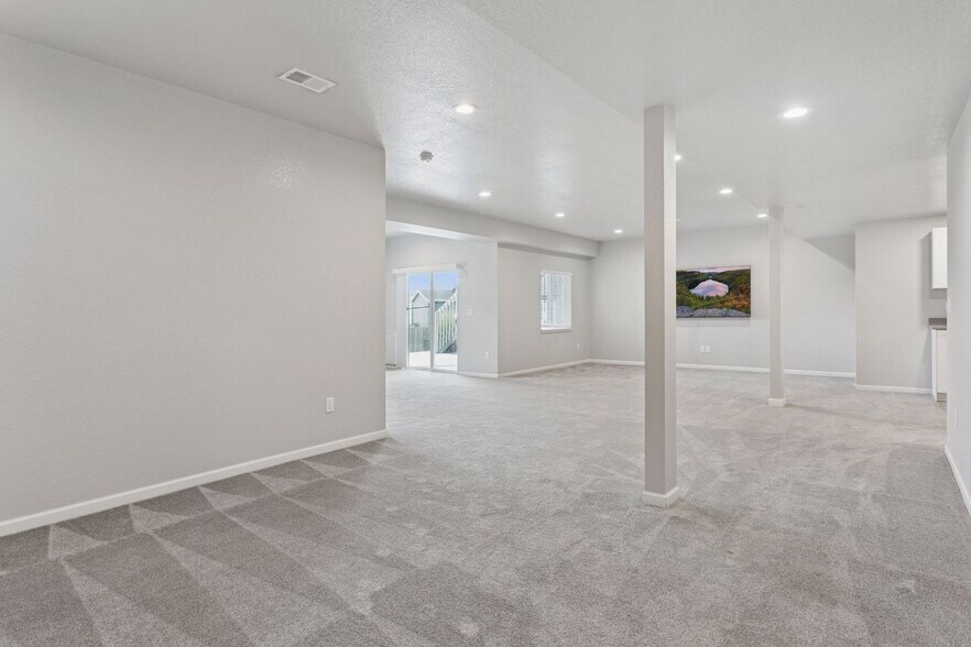 Building Photo - 2346 Horse Shoe Cir
