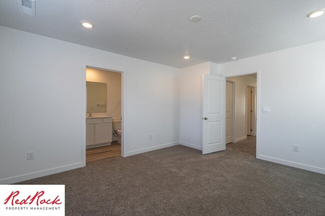 Building Photo - 3 Bedroom Smart Home in Long Valley with Resort-Style Amenities