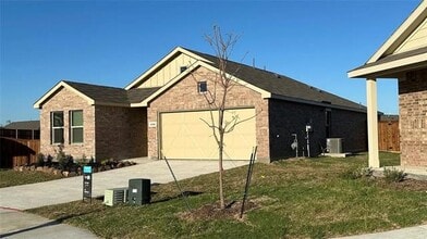 Building Photo - 2836 Ozark Cir