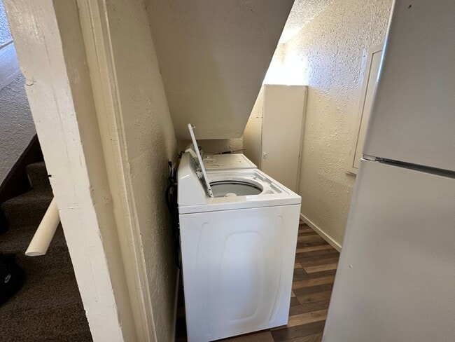 Building Photo - 2 Bedroom Unit in The Dalles For Rent