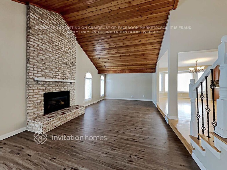 Building Photo - 1009 Hilloway Cir