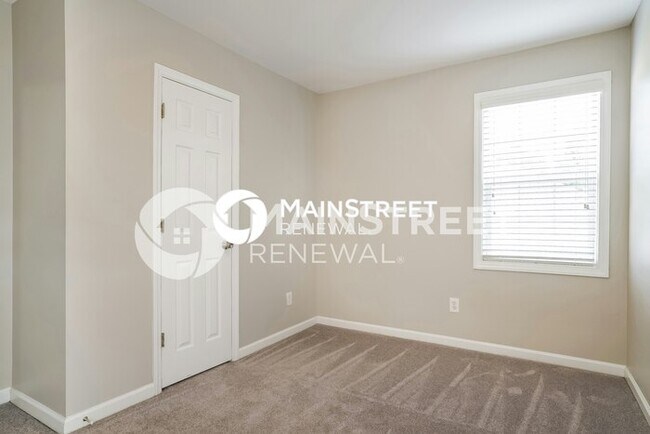Building Photo - 4 Bedroom Pet-Friendly Home in Raleigh, NC with Main Street Renewal
