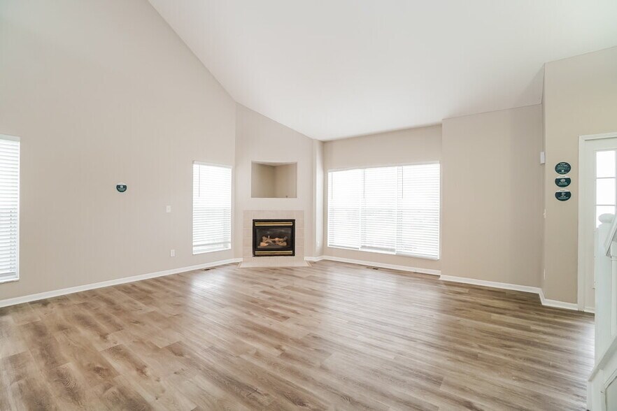 Building Photo - 238 Oxford Dr SW