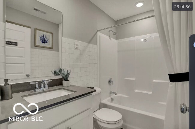 Building Photo - 1104 Sunderland Dr