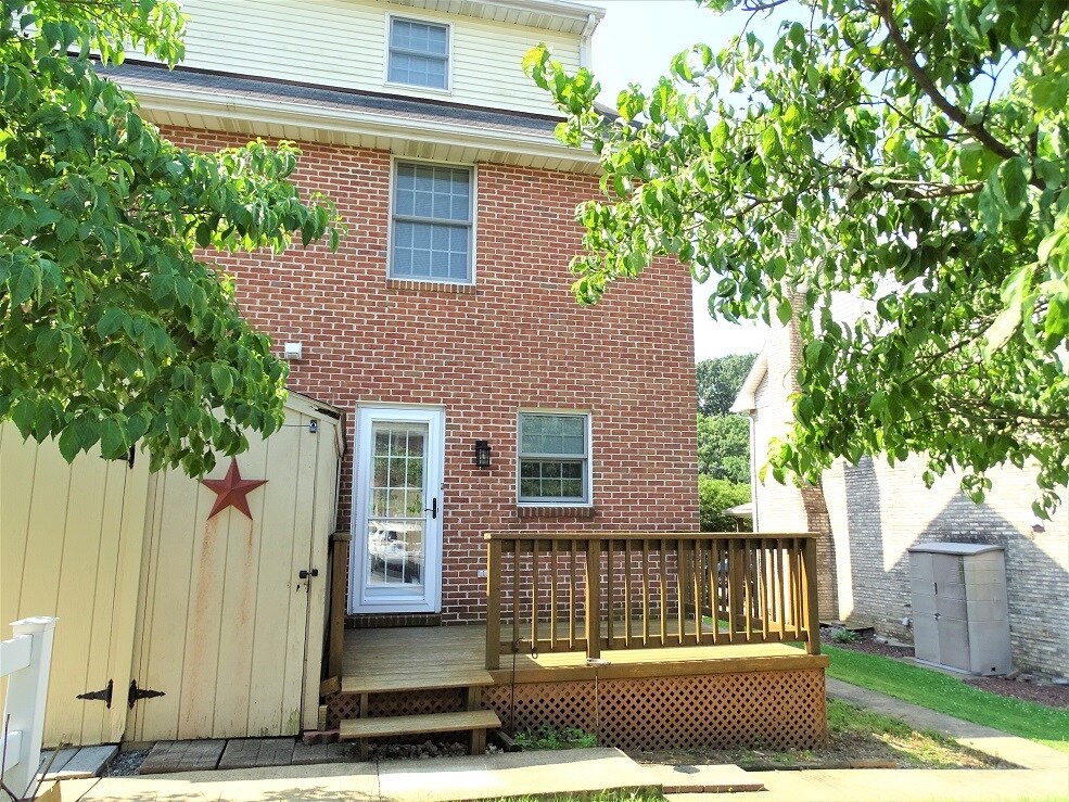 Building Photo - 1005 Ayres Ct