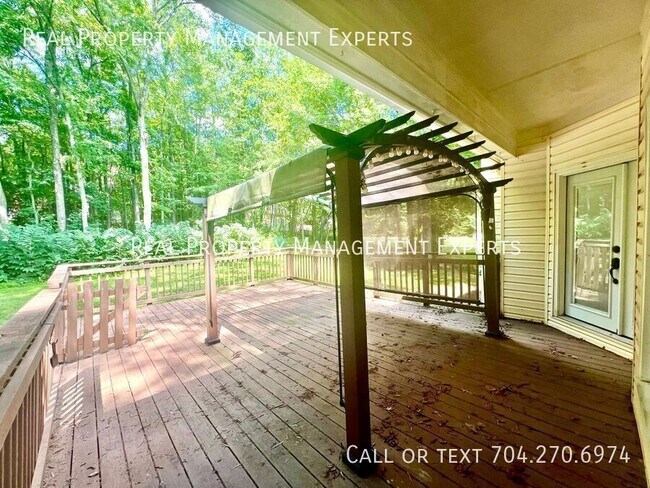 Building Photo - 7301 Gilead Rd