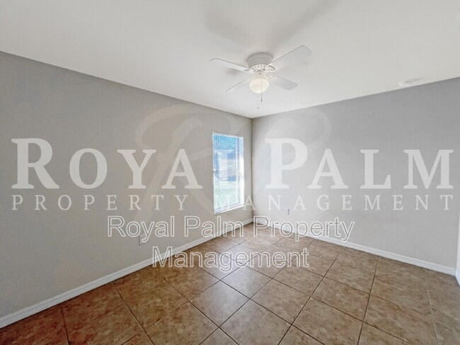 Building Photo - 111 SE 2nd Ave