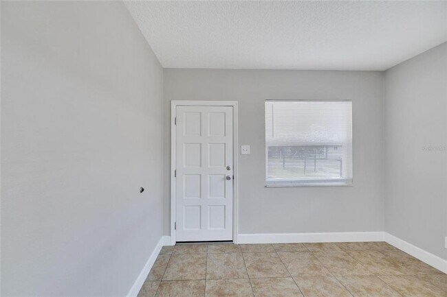 Building Photo - 3418 W Union St