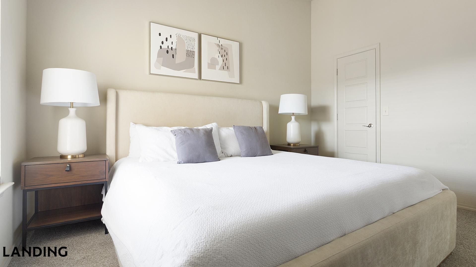 Building Photo - 701 W 101st Pl S