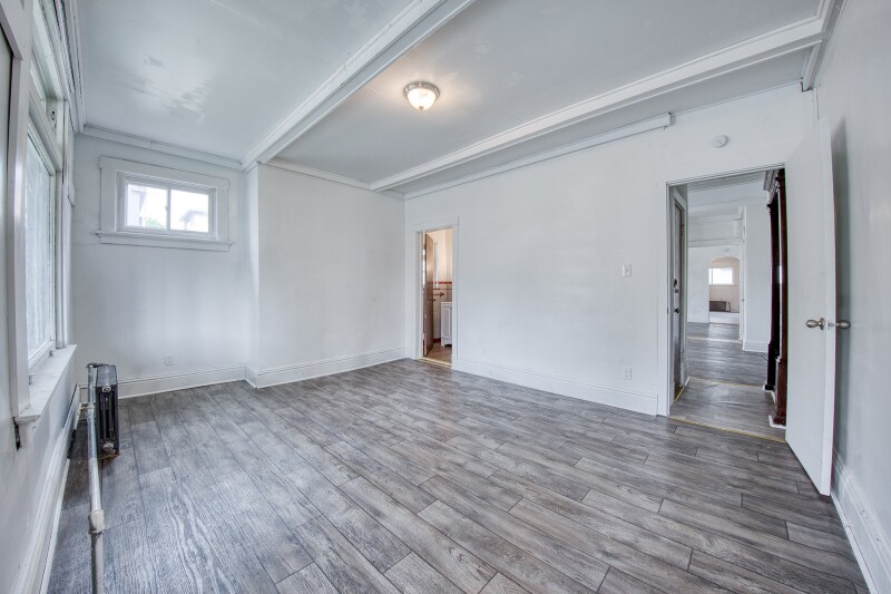 Building Photo - 625 Walnut St
