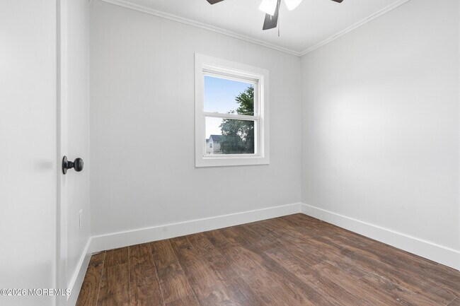 Building Photo - 236 Seaview Ave