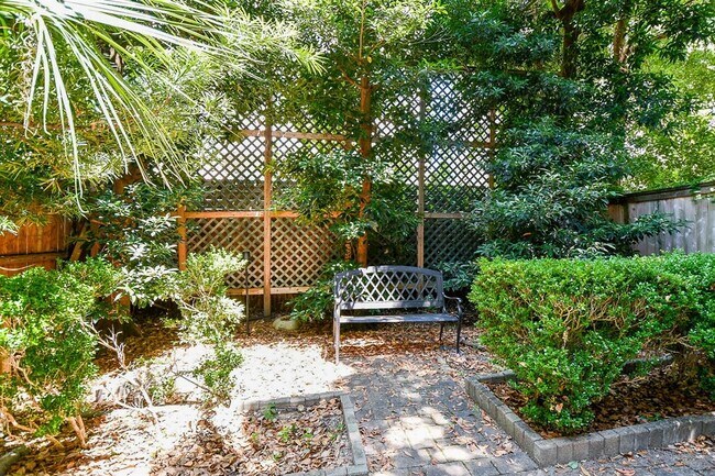 Building Photo - 1807 Elmen St