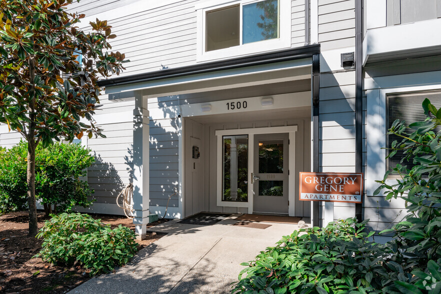 Building Entrance - Gregory Gene Apartments