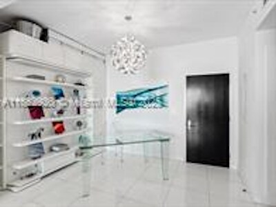 Building Photo - 900 Biscayne Blvd