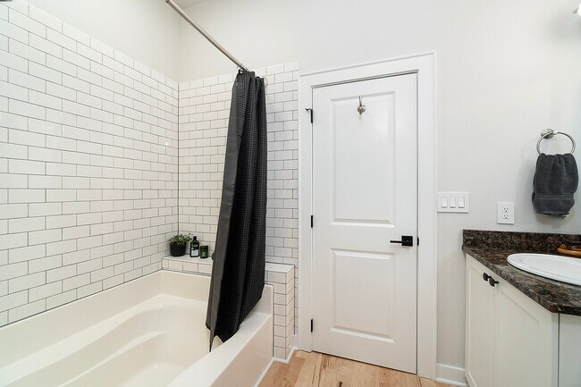 Building Photo - Poinsett Corners / Unit 110