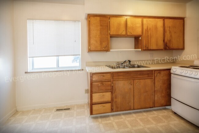 Building Photo - 309 N Shields St