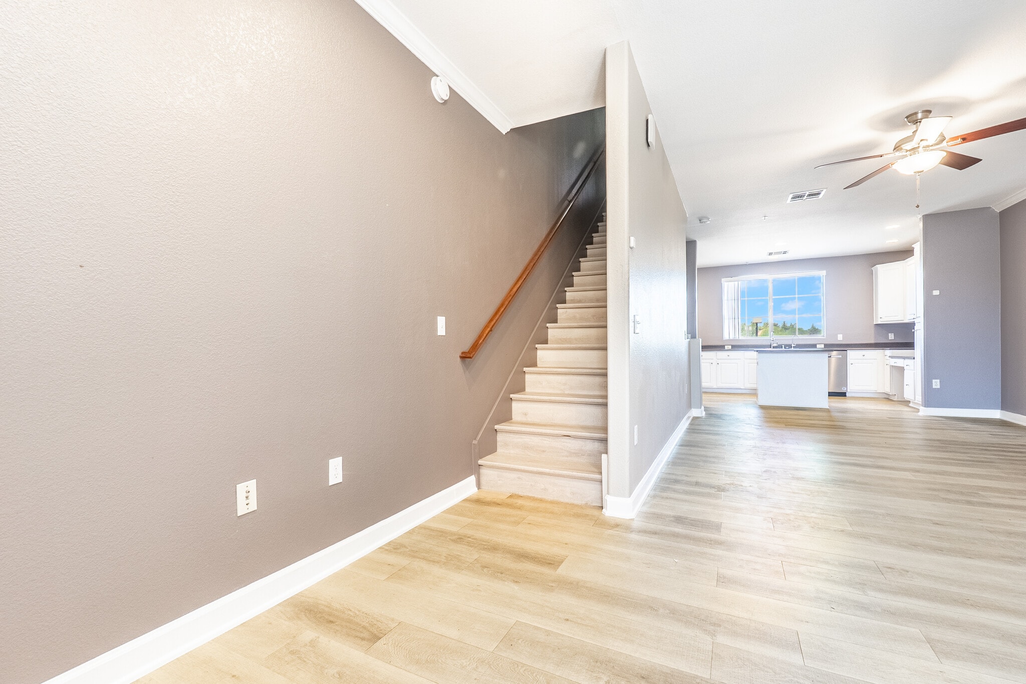 Building Photo - 4455 E Paradise Village Pky S