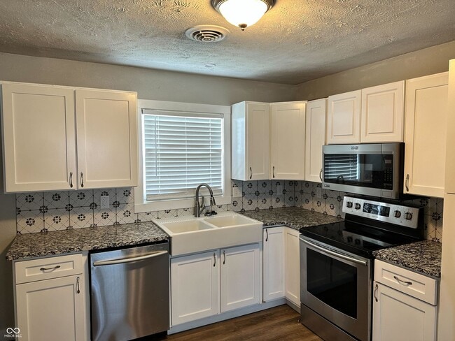 Building Photo - 6497 W 300 S