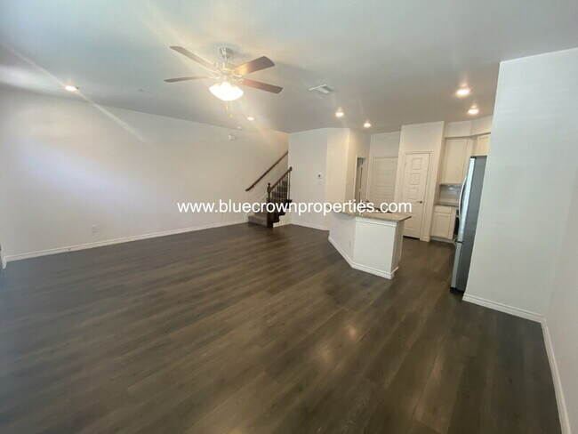 Building Photo - 2431 Klamath Dr