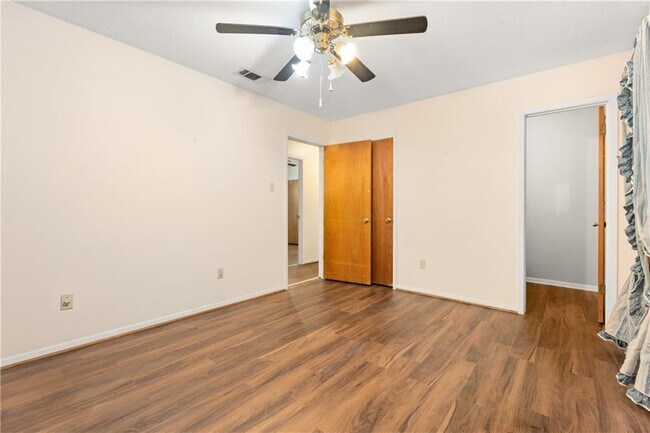 Building Photo - 11297 Old Moffat Rd