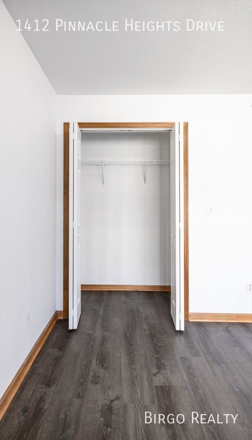 Building Photo - Move in Special! First Month's Rent is Fre...