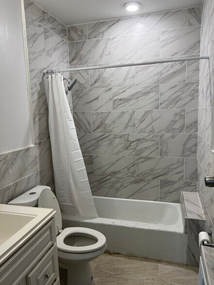 Building Photo - 291 Wohlers Ave