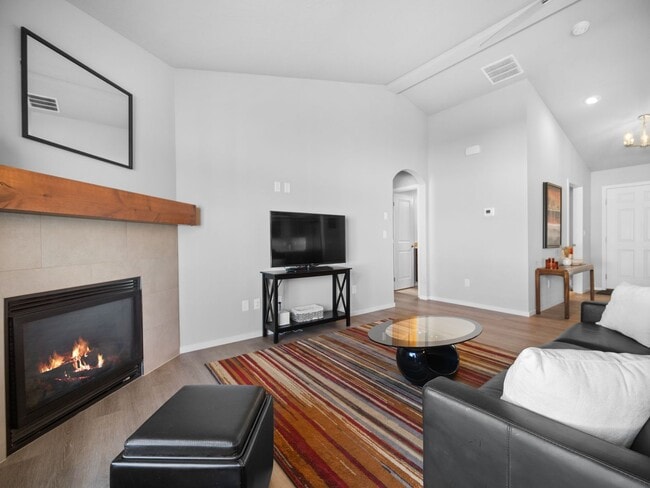 Building Photo - 3 bedroom/2 bathroom home in Spokane Valley