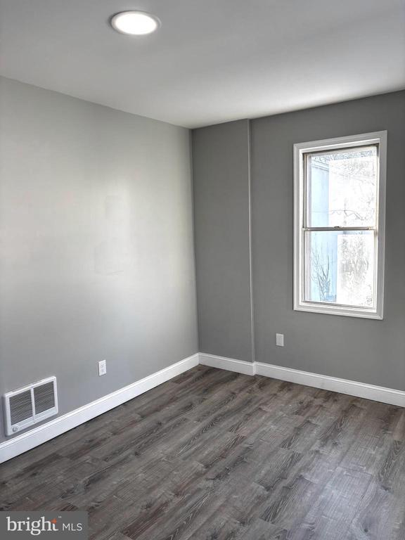 Building Photo - 11890 Bustleton Ave