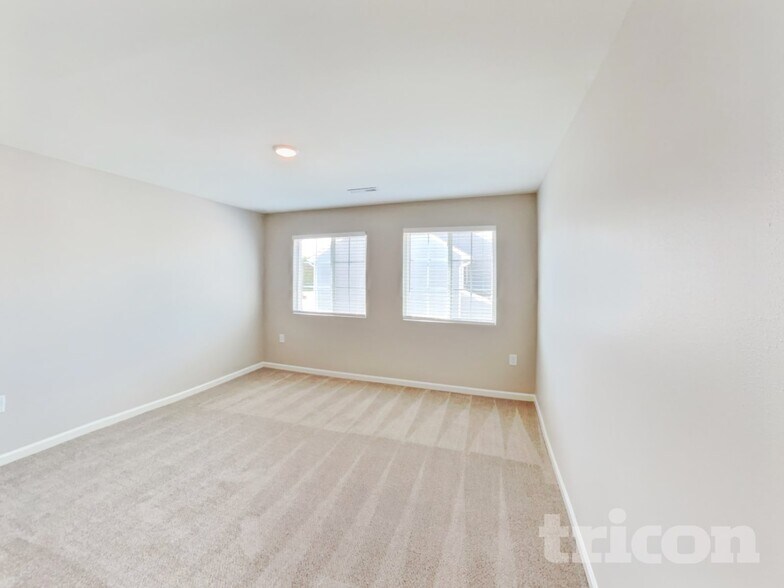 Building Photo - 3007 Stauton Dr
