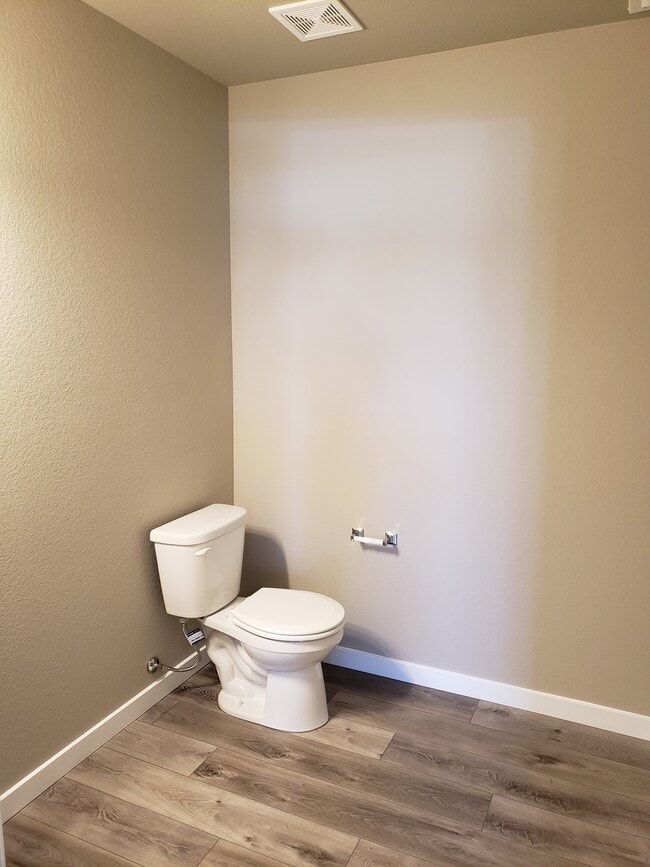 Building Photo - 4691 Pleasant Port View