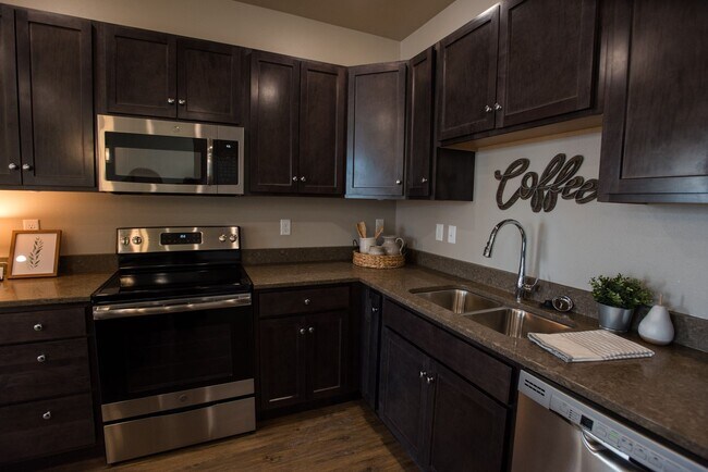 Building Photo - 2 Bedroom 2 Bath apartment, 1st floor but with elevated deck, unit 106, available 6/1/2026