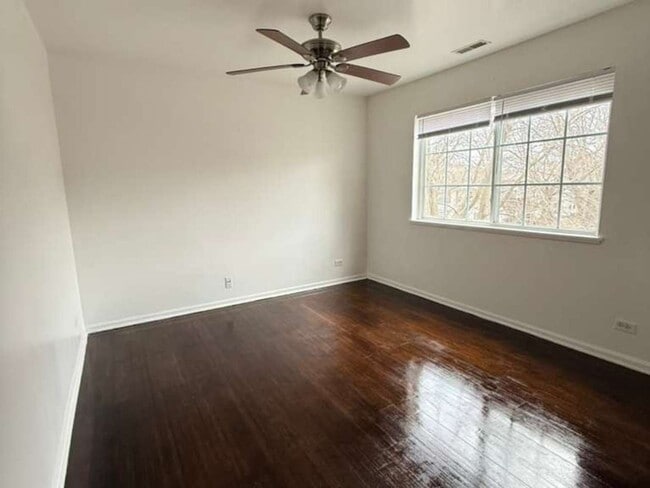 Building Photo - 345 Abington Woods Dr