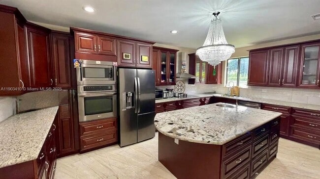 Building Photo - 3301 SW 139th Ave