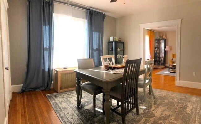 Building Photo - 54 Lothrop St