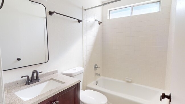 Building Photo - 3508 Gardenia St
