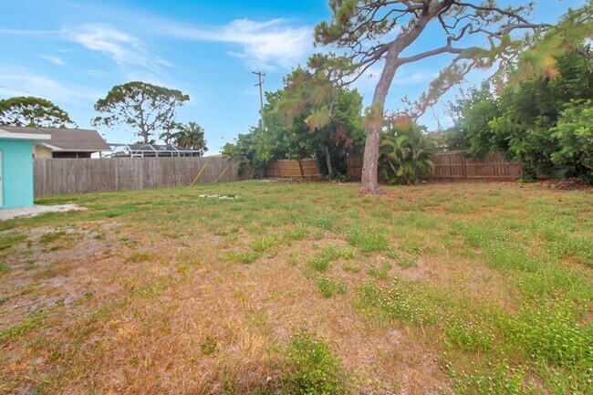 Building Photo - South Venice Annual Home for Rent