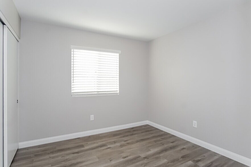 Building Photo - 4400 Sandhorse Ct