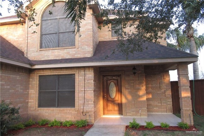 Building Photo - 33 Santa Teresa St