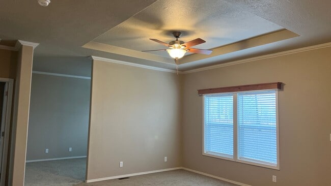 Building Photo - Newer Manufactured home  Paradise Location...