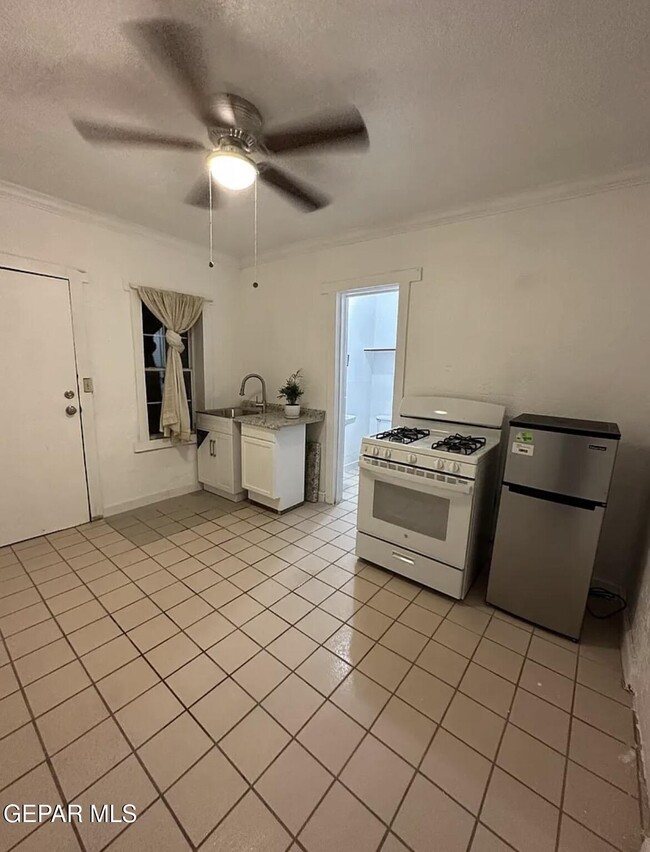 Building Photo - 160 Arnold Pl