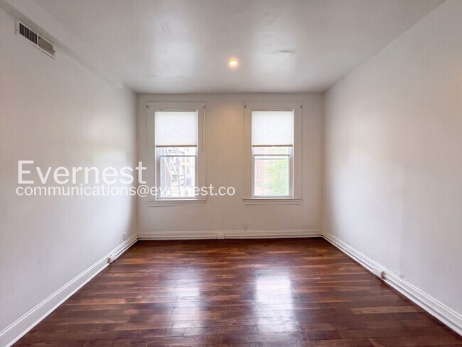Building Photo - 2-Bed/1-Bath Spacious Condo with Balcony/ Available Soon!