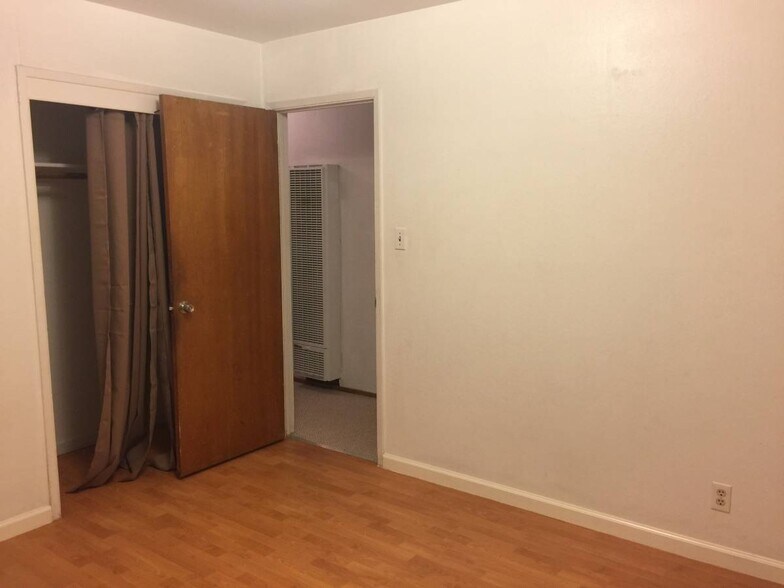 Building Photo - 895 Coburn Ct